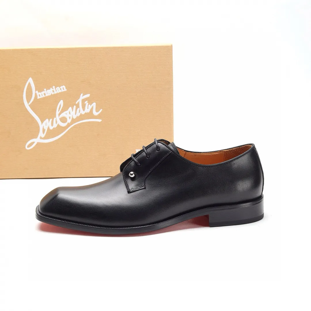 Batch 1,080 yuan 💰••New real shots••CL～High-end men’s 👔casual•loafers with red soles! ••🆑Genuine and top-quality goods from original orders ••✅💯 Purchase goods from top-quality original orders! Original imported patterned cowhide ➕Imported cowhide lining ➕Cowhide feet ➕Original leather outsole~🉑️Feel free to compare the authentic ones! Size: 38-44 (45.46.47 can be customized)